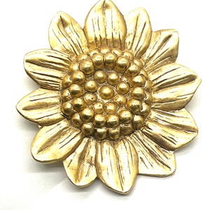 Vintage Sonnenblume Gold Ton Matte Satin strukturierte Große Statement-Jacke Brosche Pin