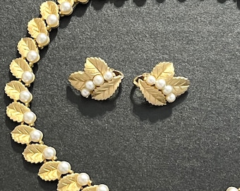 Vintage Trifari Signed Gold tone Faux Pearls leaves collar Demi Parure necklace and clip on earring set Estate find rare