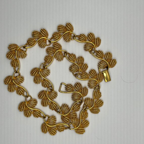 Napier vintage gold tone four leaf necklace - image 4
