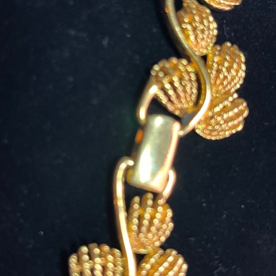 Napier vintage gold tone four leaf necklace - image 3
