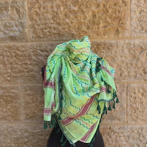 パレスチナ製クーフィーヤ（緑） パレスチナ製クーフィーヤ（緑）