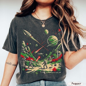 Comfort Colors Vintage Space Battle Shirt: Retro Sci-Fi Tee, oversized washed tee