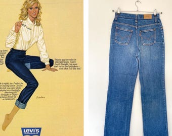 W26 L32 Jeans Levi's vintage anni '70 / Vita alta / Gamba larga / Lavaggio medio