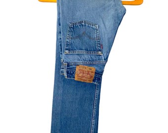 W26 vintage 501 (Anhänger 28x30, aktuelle 26x30). Hellblau, made in USA.