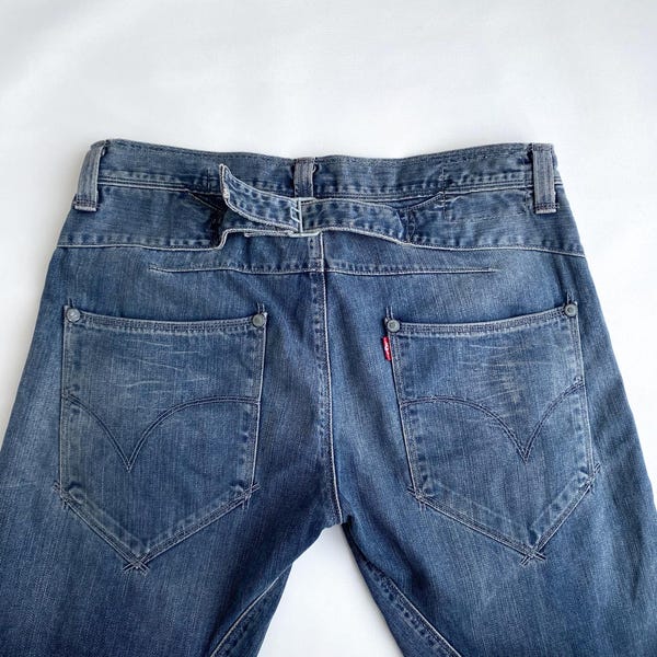 W32 Vintage Levi's Engineered Jeans: Y2K Cinch Twisted Leg, 32x34