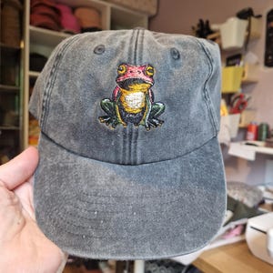 Embroidered Frog Cap: Vintage Style Cotton Hat