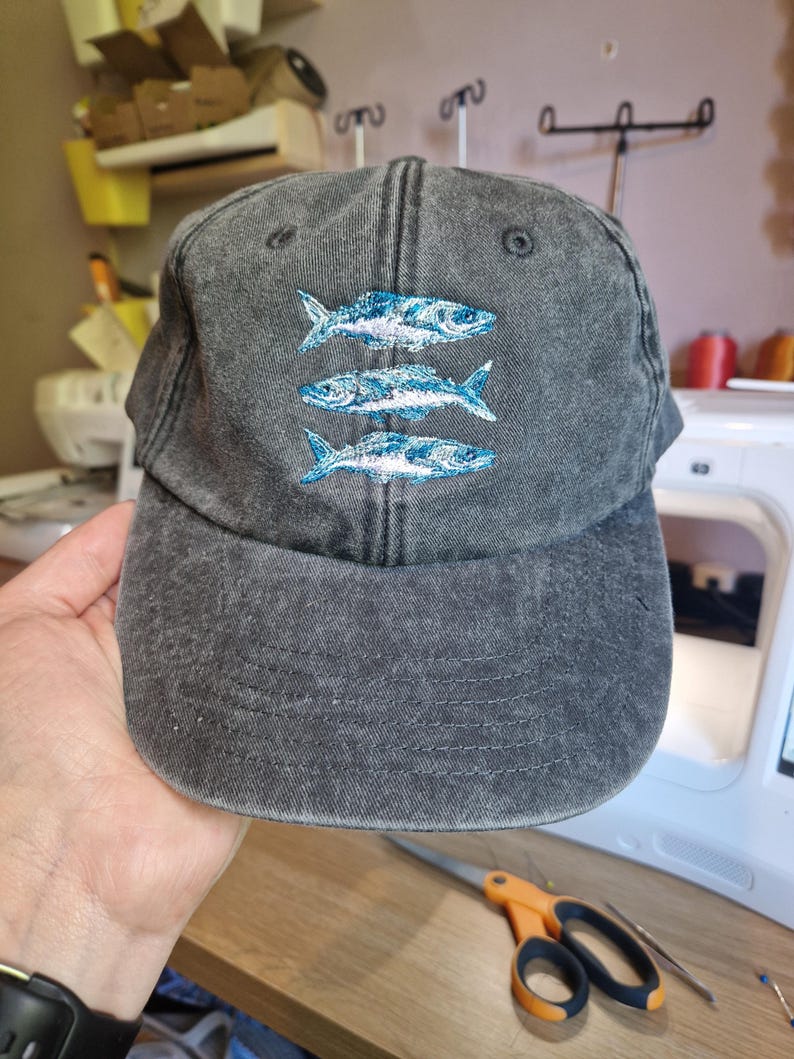 Gorra vintage bordada con sardina - Algodón lavado imagen 4