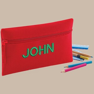 Jolie trousse personnalisée avec prénom brodé disponible en 9 couleurs - Livraison gratuite ! Excellente idée cadeau, rentrée des classes, bureau, papeterie