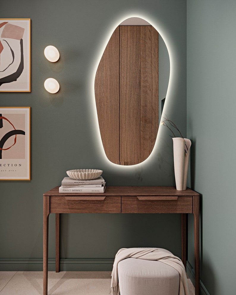 Miroir de salle de bain avec éclairage LED, Miroir de chambre à coucher asymétrique avec éclairage LED, Miroir décoratif lumineux, Grand miroir mural de forme irrégulière image 4