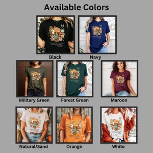 Peut inclure: Une s&eacute;lection de t-shirts de diff&eacute;rentes couleurs, dont noir, bleu marine, vert militaire, vert for&ecirc;t, bordeaux, naturel/sable, orange et blanc. Chaque chemise pr&eacute;sente un motif graphique avec un champignon, des fleurs et du texte.