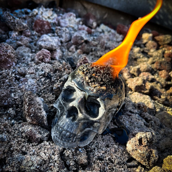 All-Natural Fire Starter - Beeswax Skull-Shaped Fire Starter, Black