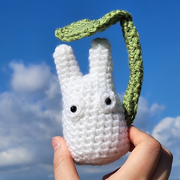 Crochet White Totoro with Posable Leaf