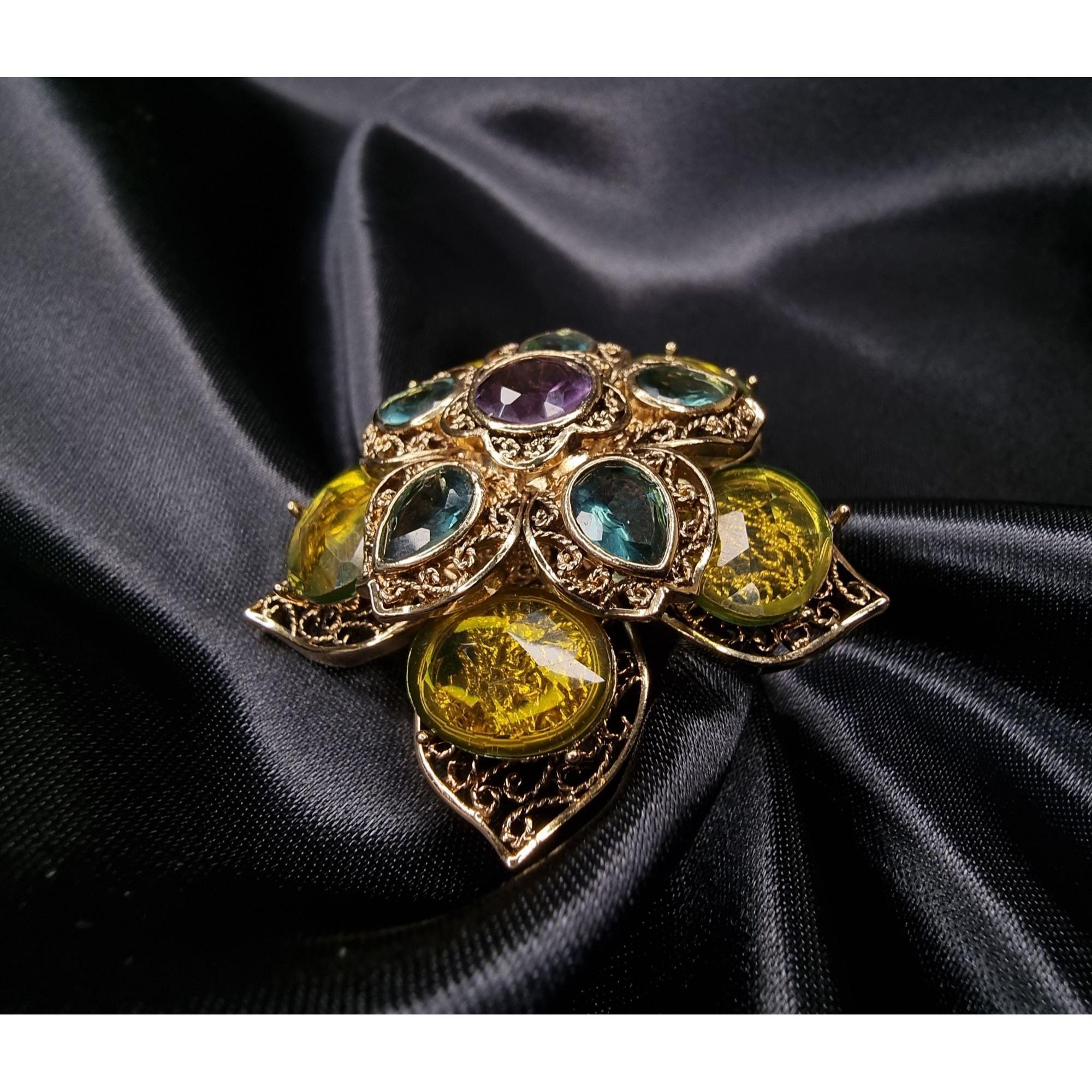 No.0339　ヴィンテージジュリアナ　ウォーターメロン＆メタル　ブローチセット 希少なヴィンテージ モネ ゴールドトーン フローラル ブローチ