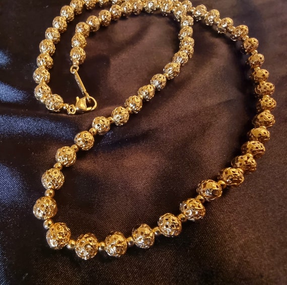 Vintage Signed MONET Gold Tone Beaded Necklace - image 3