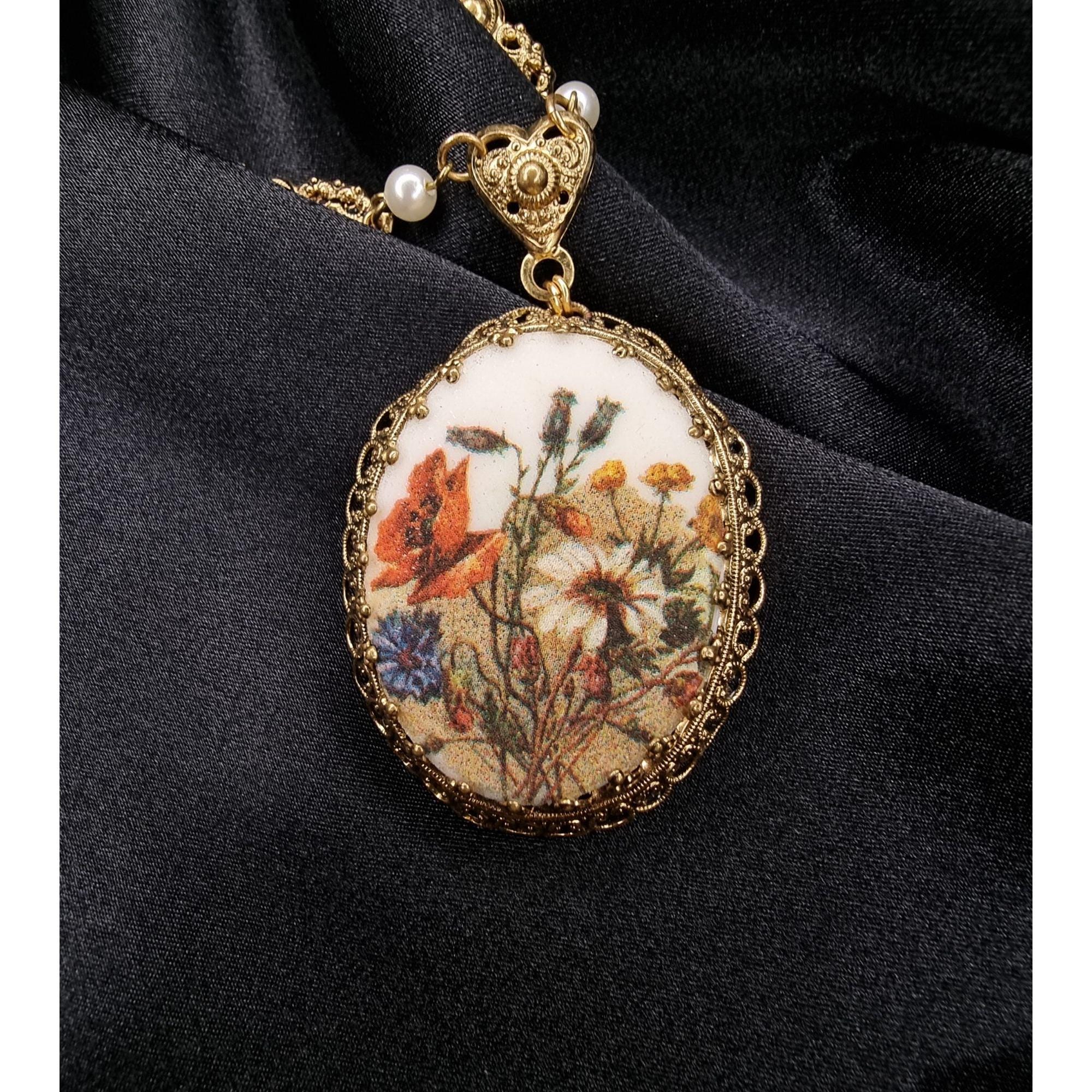 Vintage WEST GERMANY Unsigned Gold-tone Floral Pendant Vintage WEST GERMANY Unsigned Gold-tone Floral Pendant