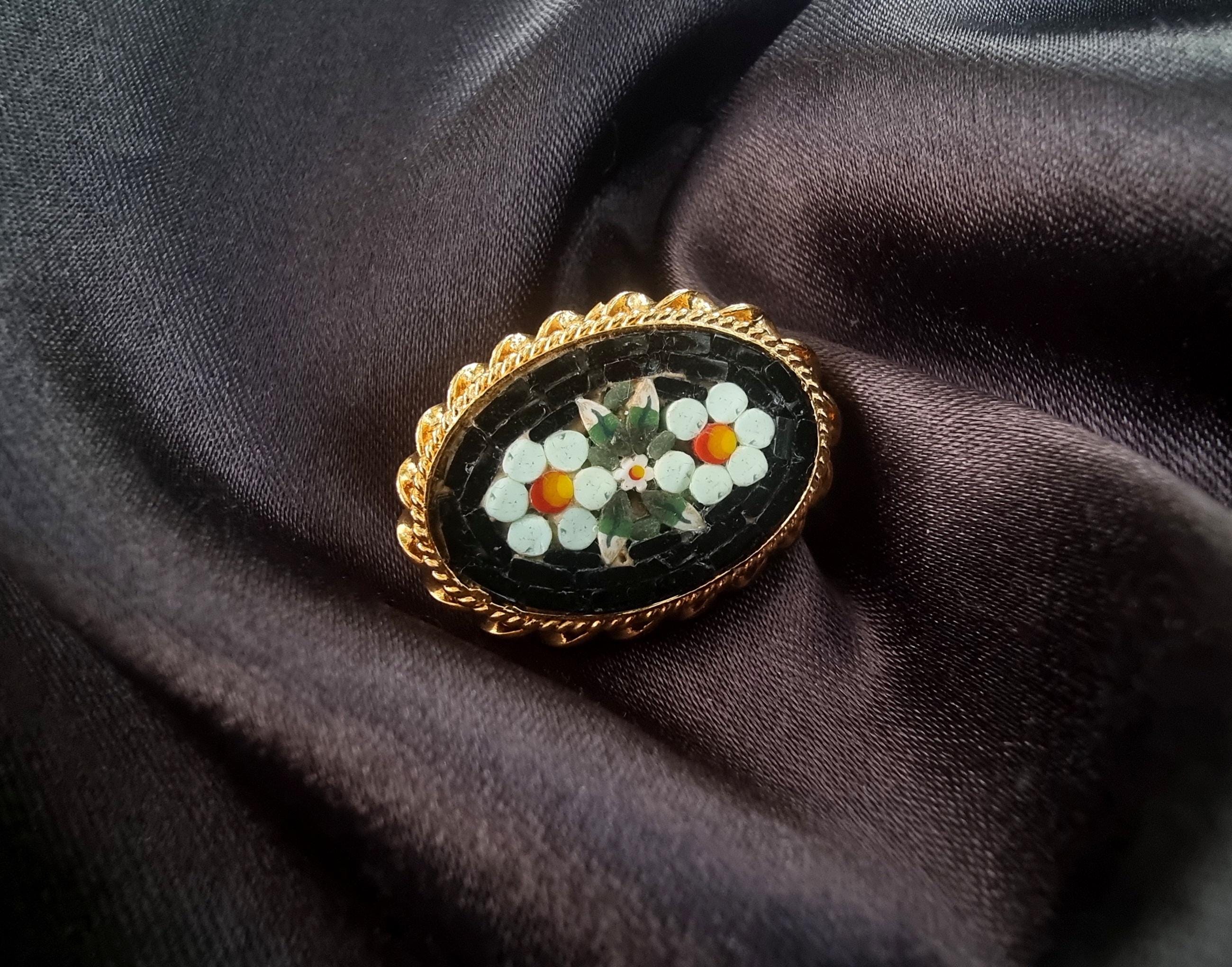 Broche Art déco aux deux roses en argent, France, années 1920 – Le Charme des Violettes - Brocante en ligne
