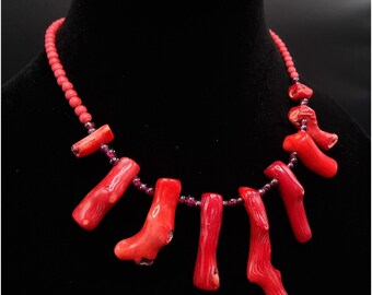 Collier vintage en véritables perles de corail rouge et de grenat