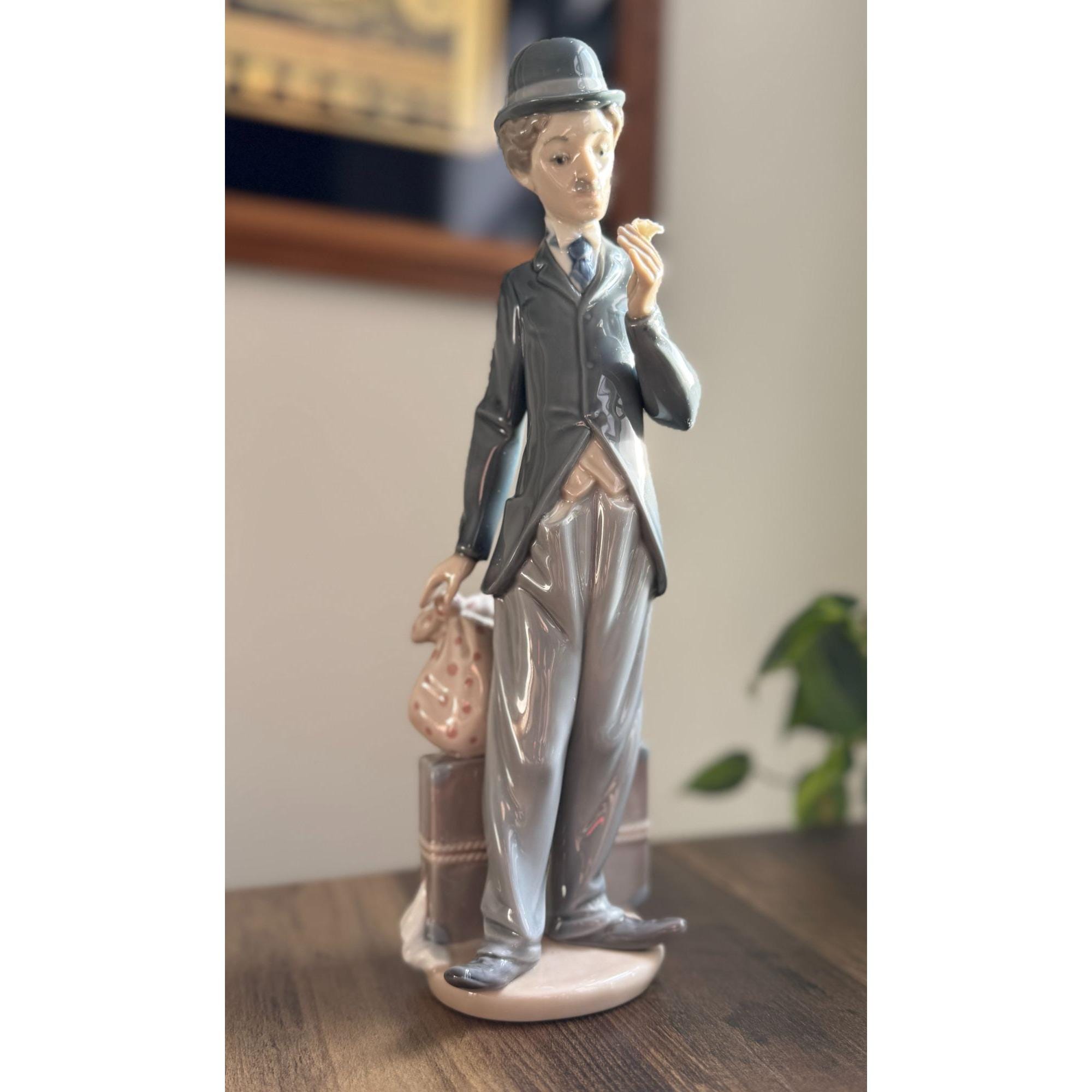 Charlie Chaplin Statue - Etsy