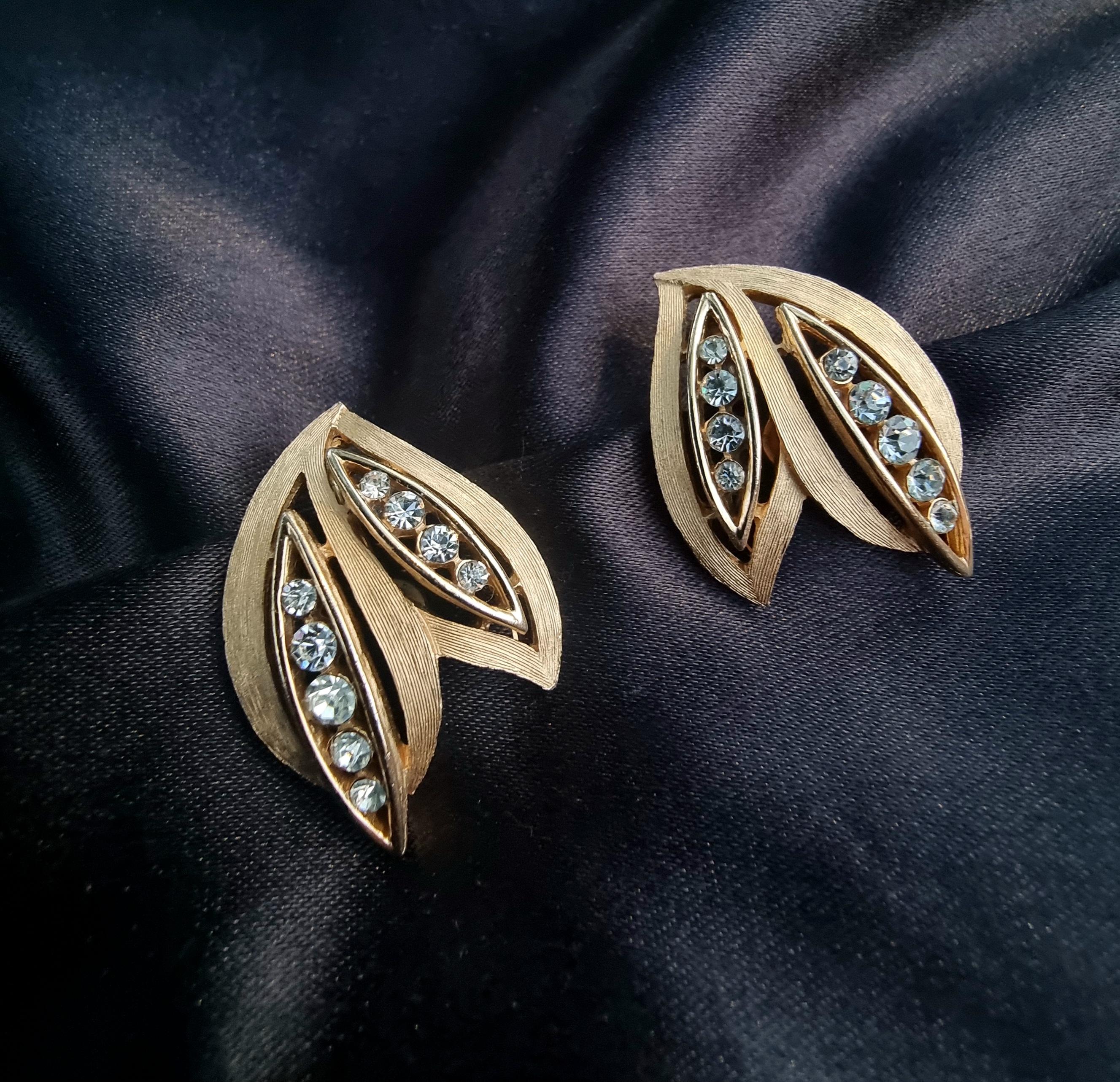 Vintage Trifari - Etsy