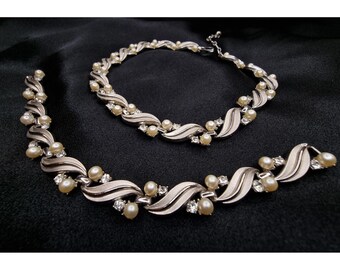 アクセサリー Silver Gold Pearl Necklace&Bracelet Set Rare Find Vintage 1950s TRIFARI Signed Necklace & Bracelet Set