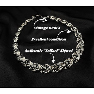 Vintage 1950's TRIFARI Signed Silver-Tone Leaf Necklace