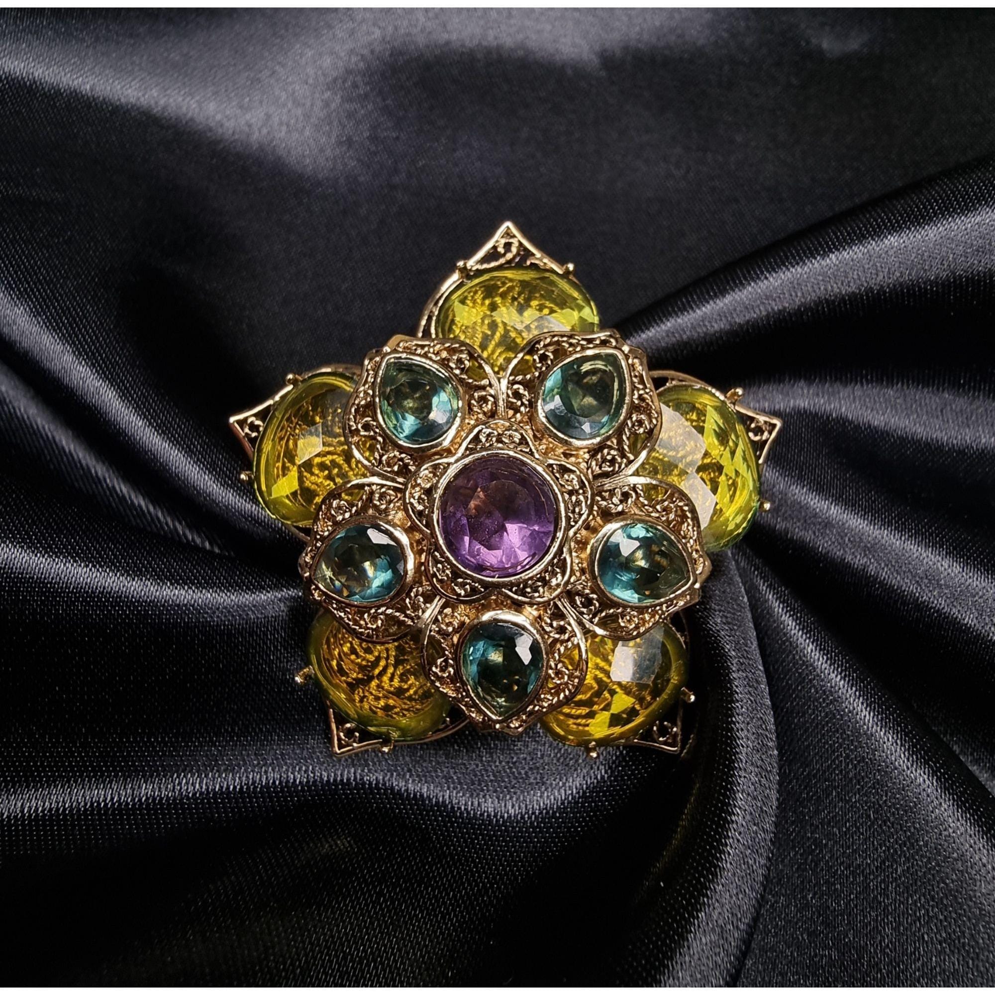 希少なヴィンテージ モネ ゴールドトーン フローラル ブローチ