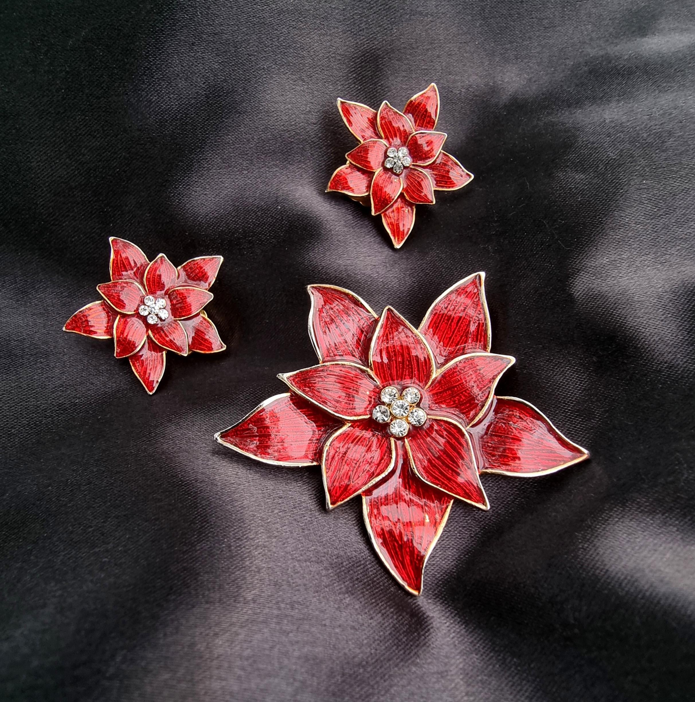 Vintage EISENBERG Signed Christmas Poinsettia Red Flower