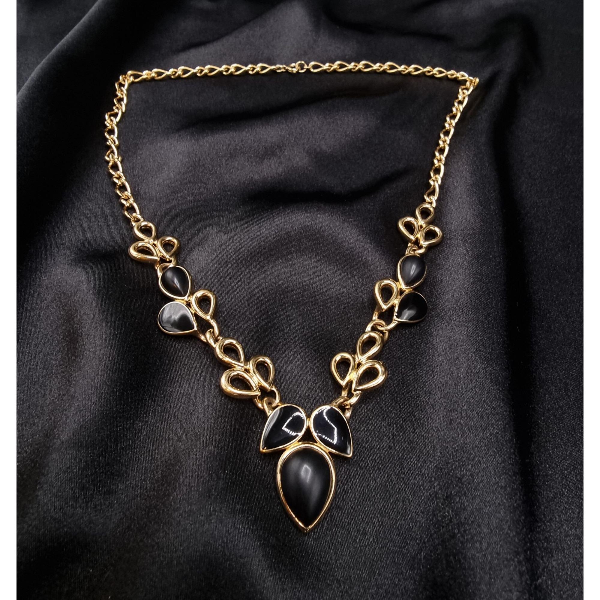 Rare Find Vintage 1990's Trifari Gold-tone Chain Necklace With