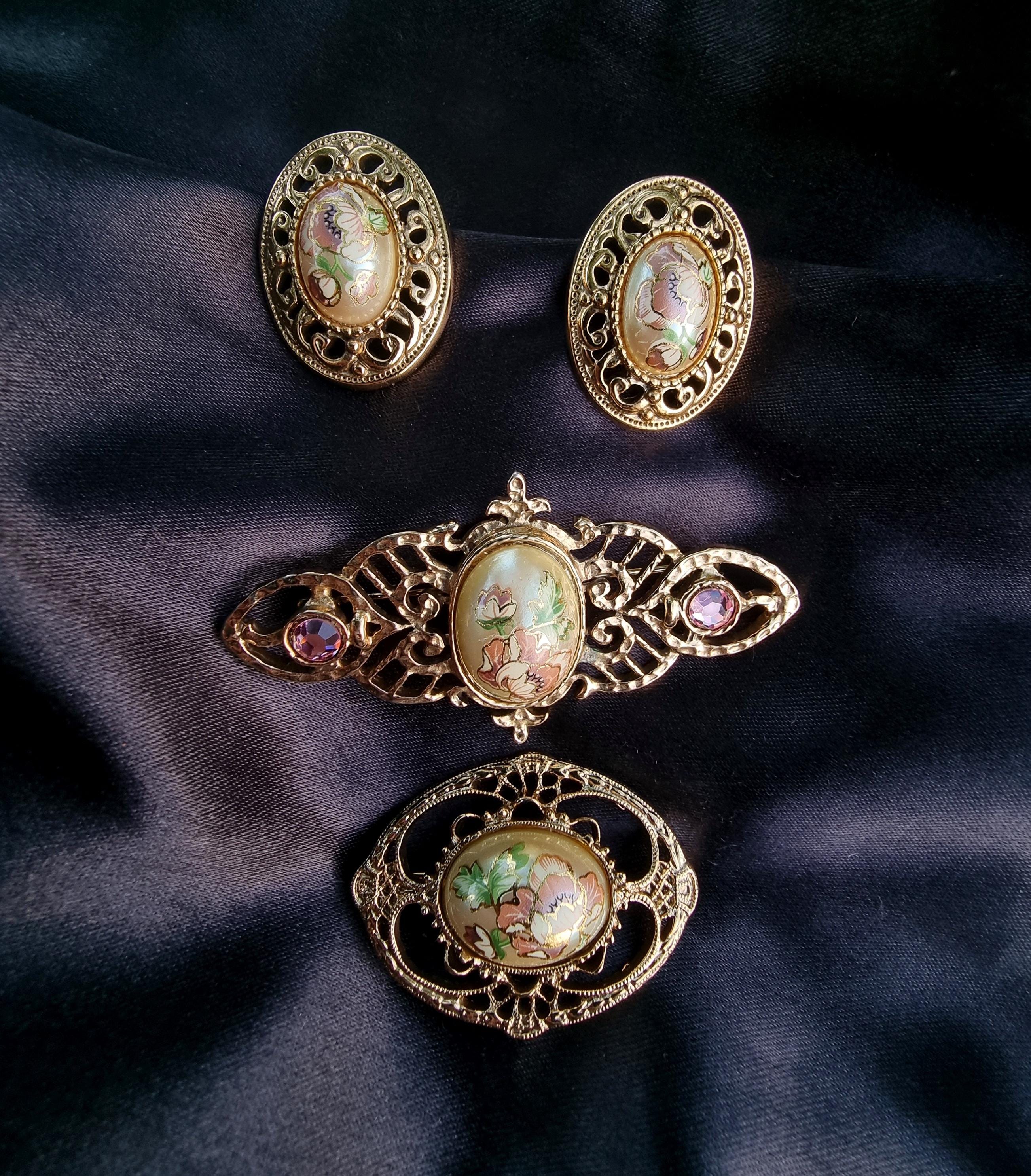 小物 60s Zestaw Vintage 1928 w kolorze złotym, broszka z jasnymi