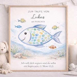 Puede incluir: Una taza de cerámica blanca con asa negra y el texto "But First, Coffee" en negrita negra. La taza se encuentra sobre un fondo borroso, sugiriendo un ambiente acogedor. La taza mide aproximadamente 10 cm de altura.