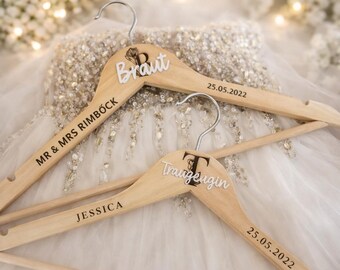 Bridal hanger / Personalized wedding hanger / Gift idea maid of honor mother of the bride bridesmaid