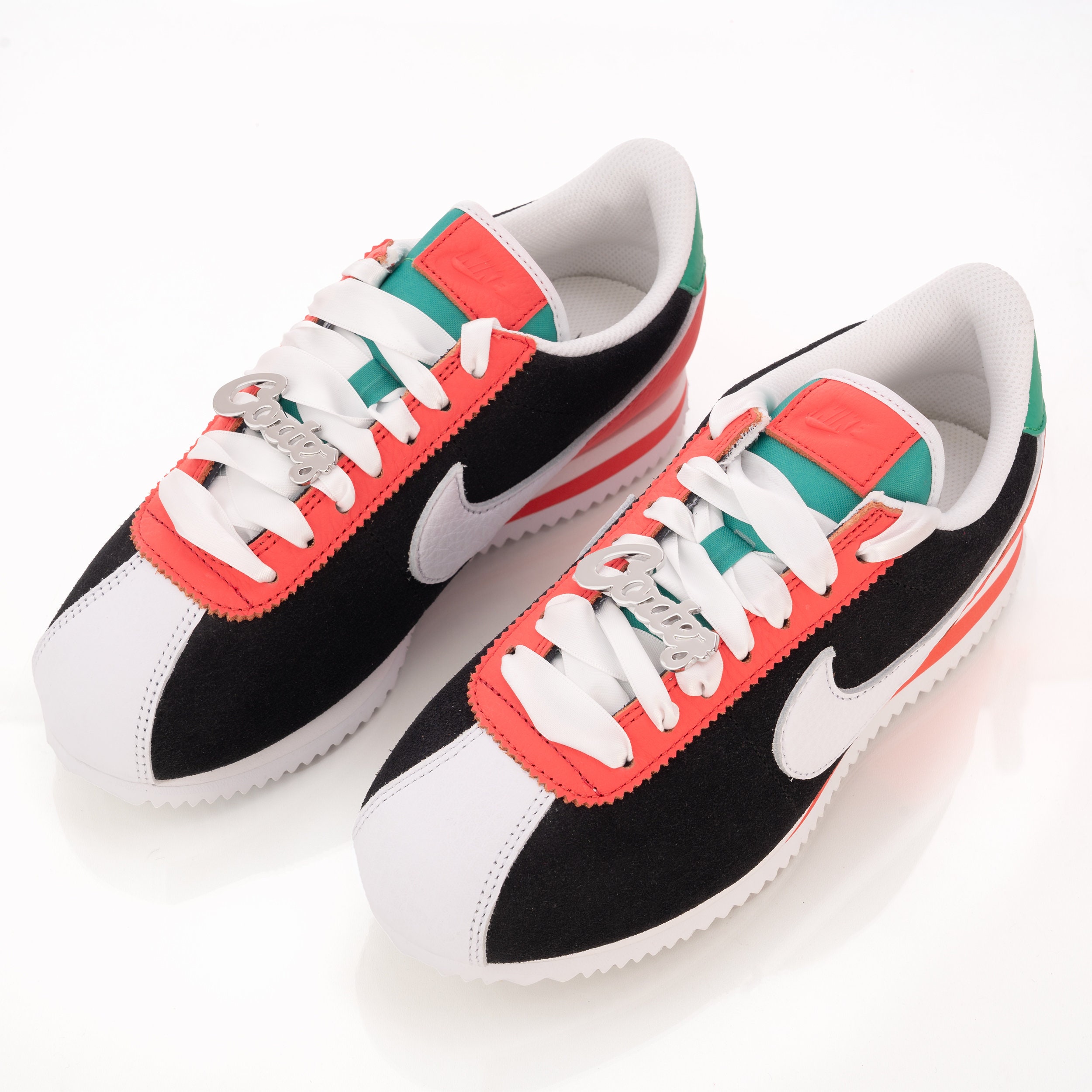 Nike cortez silver hot sale