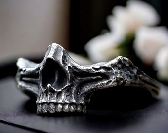 Gotische halve schedelring voor mannen, handgemaakte roestvrijstalen sieraden, unieke bottenring voor vrouwen, statement Goth cadeau, punkrock sieraden
