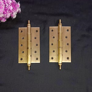 Lacquered Brass Door Hinges: 7&#39;&#39; Crown Bearing Hardware, Set of 2