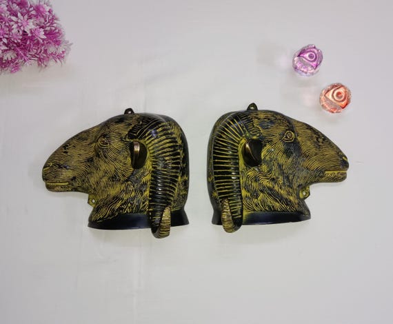 真鍮製壁掛け：ヤギと羊の頭の装飾 - Etsy 日本