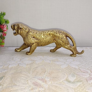 Roaring Leopard Idol | Brass Walking Jaguar Statue | Office Desk Unique Animal Showpiece
