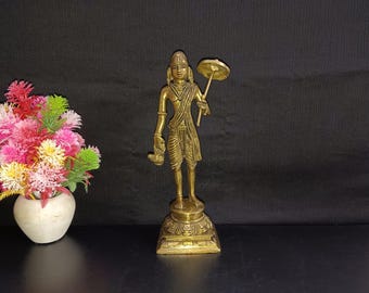Mässingsstaty av Vamana Vishnu: Hinduisk gudom med paraply (21,8 cm)
