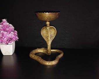 Brass Cobra Snake Holding Bowl on Head Shape Lamp
