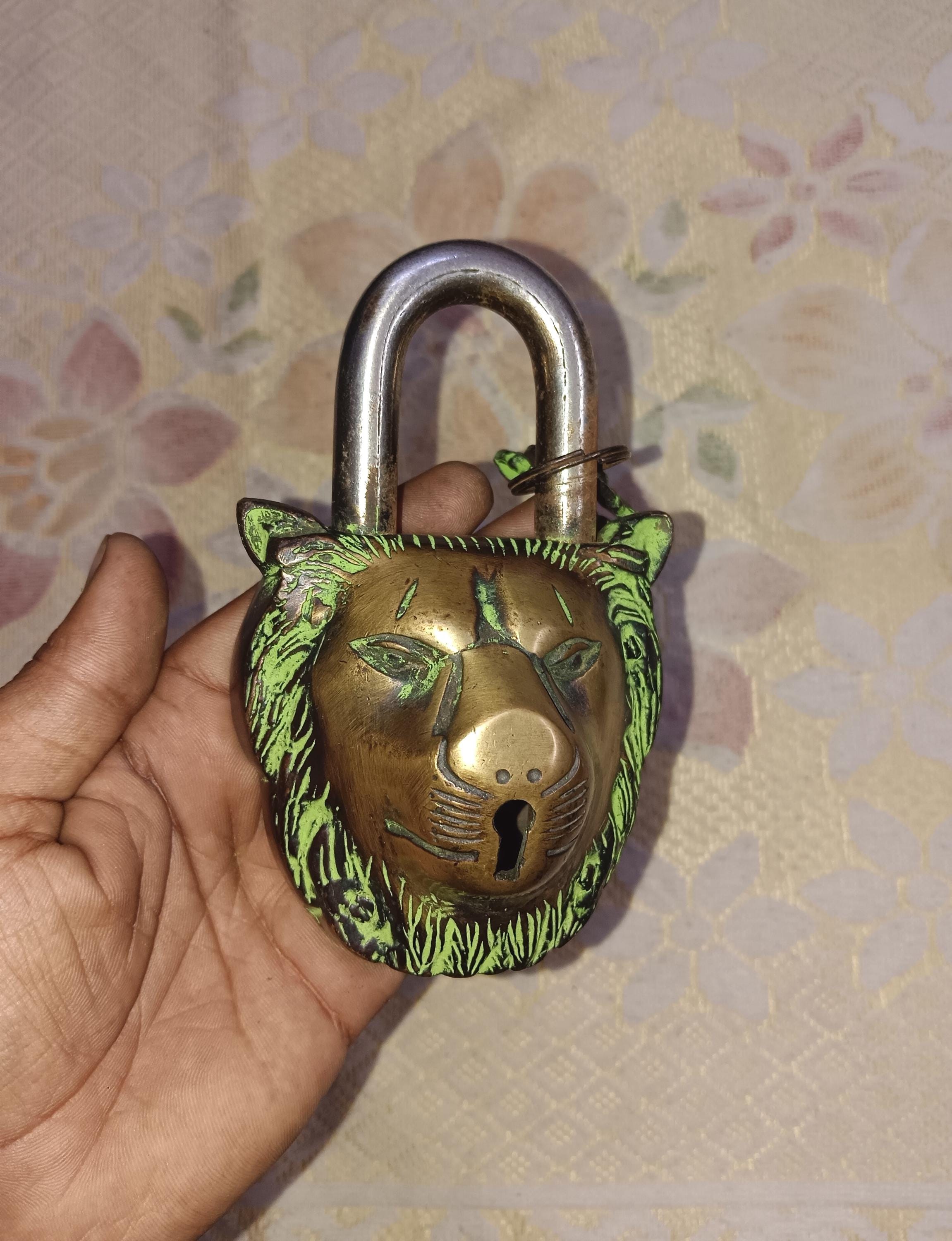真鍮製ライオンフェイス南京錠（鍵付き）：動物デザインの南京錠