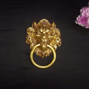 Battente per porta in ottone con volto di leone maschio / Campanello per porta in ottone con leone