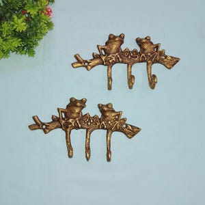 Valentine Beloved Frog Shape Wall Mounting Hook | Wall Hanging Brass Toad Vanity Cloth Hanger