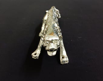Krompläterad mässingshandtag i jaguar | Silverbelagd