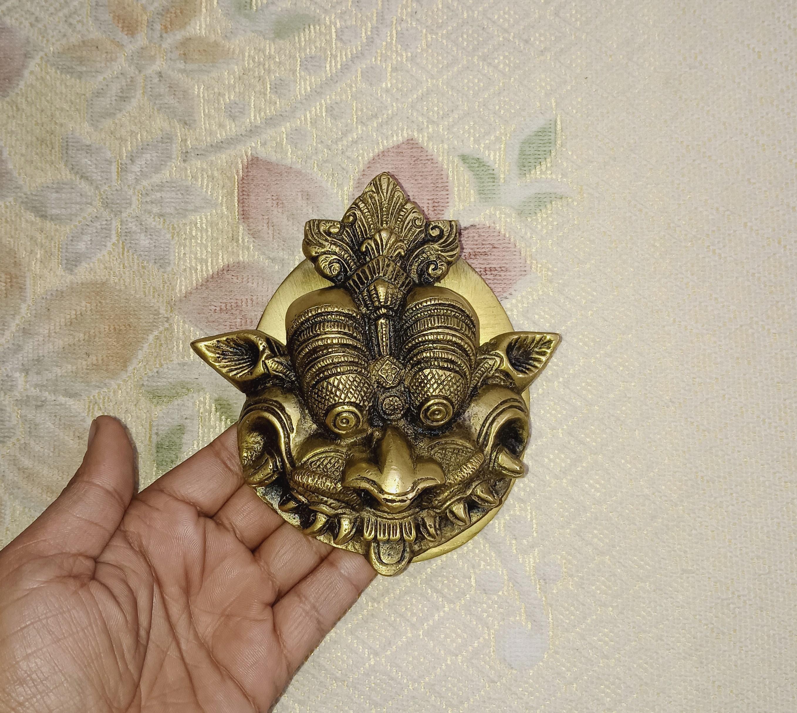 真鍮のカリ・マタ・ドアベル：ヒンドゥー教の女神ドゥルガー・フェイス