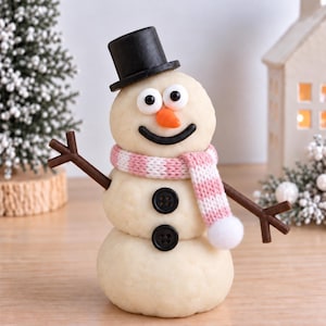 SNABBREA Bygg en snögubbe Play Dough-burkar, sensoriskt doh-kit Julstrumpfyllning DIY-pyssel, vinteraktivitet Presentbarn 4 5 6 paketpåse Pink/White