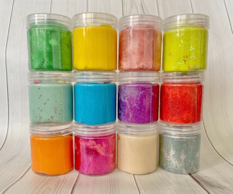 Hemgjord Play-doh, färska mjuka play-doh-burkar, behållare med Play-doh, pysselslime, sensoriskt kul, rött, goodie bags, rosa festgåvor bild 1
