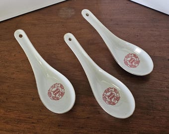 Set of 3 Fine China Eatake Chinese Soup / Rice Spoons, Asian renge, white with red design, made in Tiawan, gold edging.