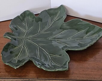 Vintage approx 14 inch Green Leaf Serving Plate, molded leaf detail, realistic edges and glazed. Excellent condition!