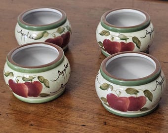 Vintage Set of 4 Home Interiors Porcelain Napkins Rings. Apple Orchard design features red apples,  green leaves on cream background.