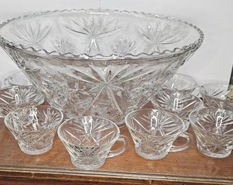 Vintage Set Anchor Hocking Punchbowl and 12 cups, Prescut Star of David pattern, EAPC collection, and excellent condition!