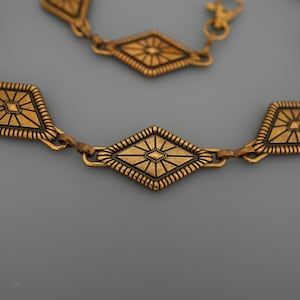 Ceinture à chaîne à maillons géométriques en or miel Accent élégant pour les tenues modernes image 5